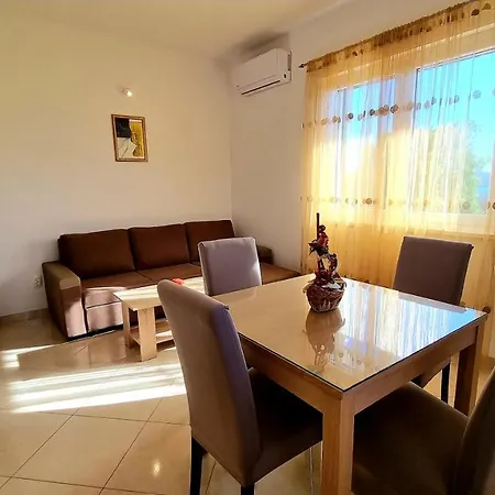 Apartment Bava *